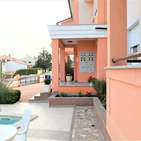 El Vista Apartment *