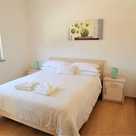 El Vista Apartment *