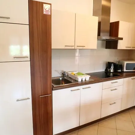 El Vista Apartment